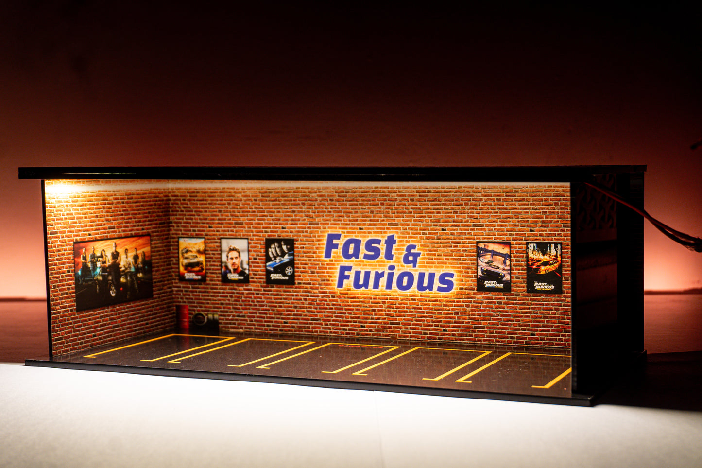 Fast & Furious Garage Diorama – 1:64 Scale Acrylic Diorama (30x14x10 cm)
