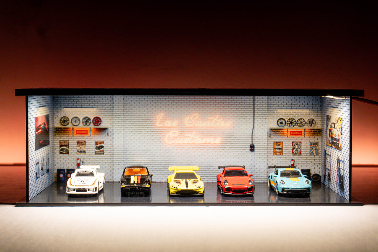 Los Santos Customs – 1:64 Scale Acrylic Diorama (30x14x10 cm)